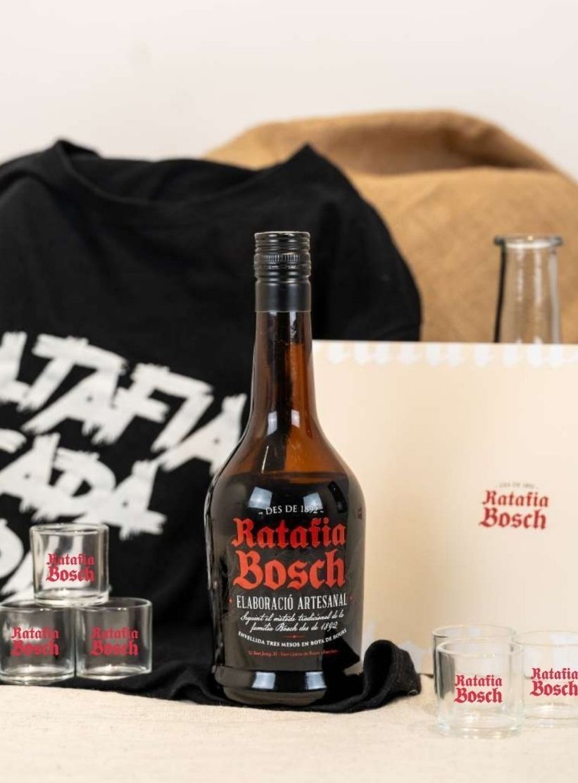 Regal Amic Invisible que inclou Ratafia Bosch, xarrups, samarrera Ratafia Cada Dia i Diploma acreditatiu