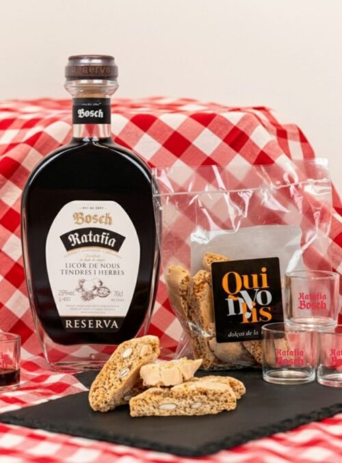 Vista del pack sobretaula que inclou la ratafia Bosch Reserva